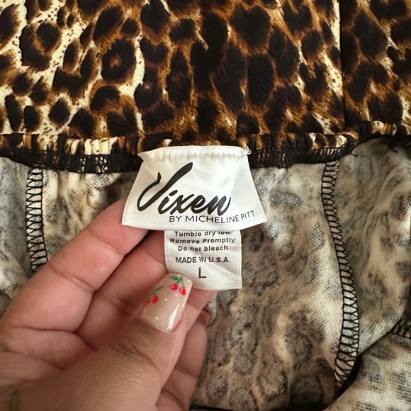POWDER PUFF TOP IN WILD LEOPARD PRINT - VIXEN BY MICHELINE PITT - Picture 3 of 3